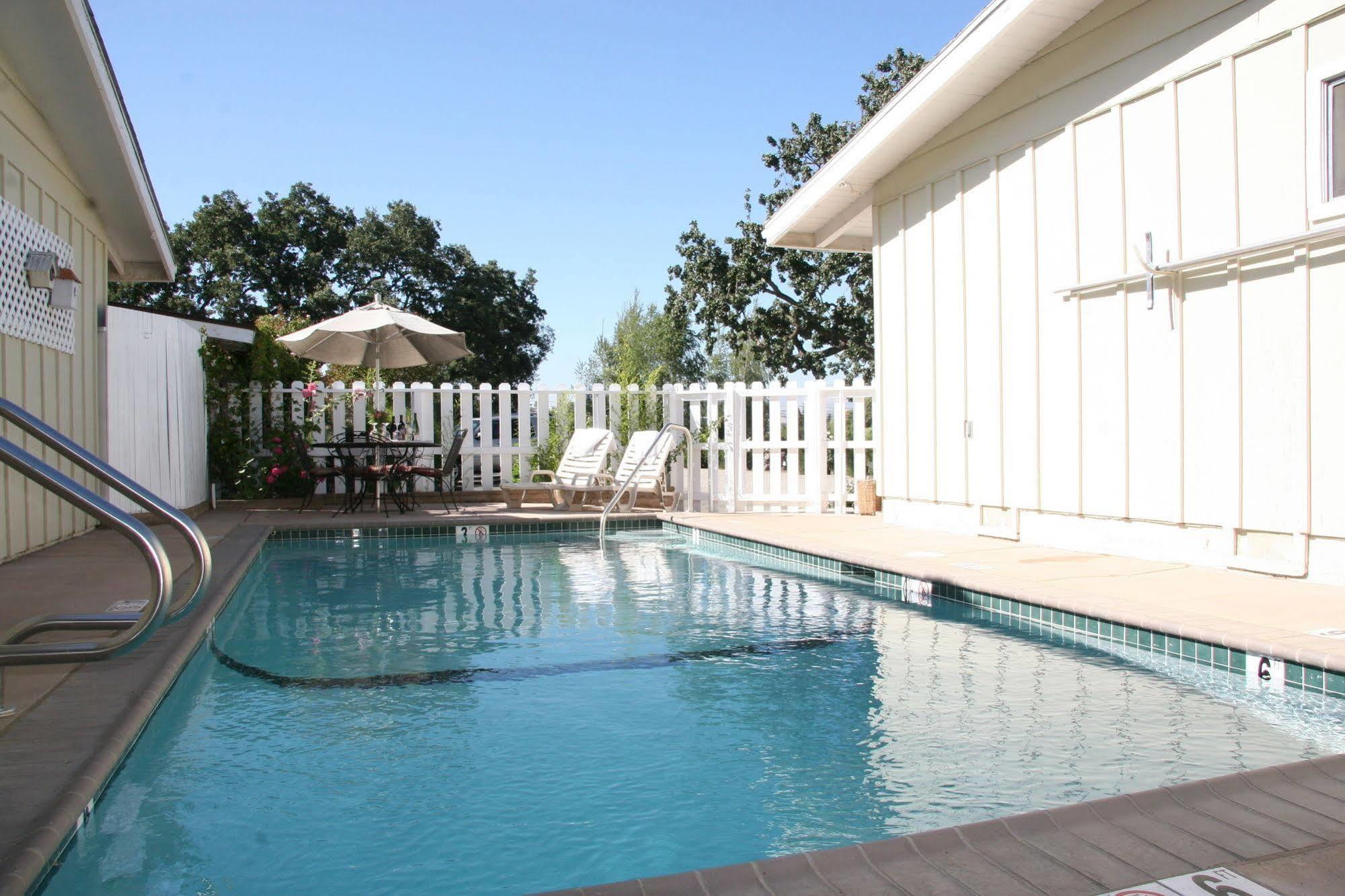 Meadowlark Inn Solvang Ngoại thất bức ảnh